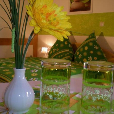 ルストGaestehaus Winklerアパートメント エクステリア 写真
