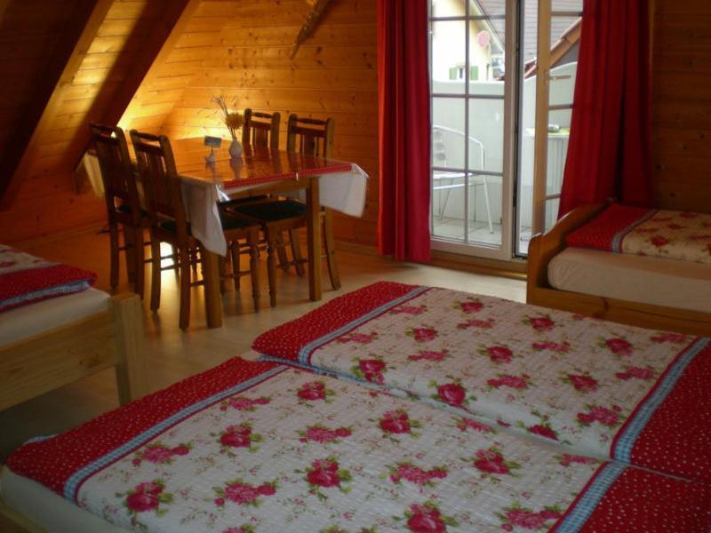 ルストGaestehaus Winklerアパートメント エクステリア 写真
