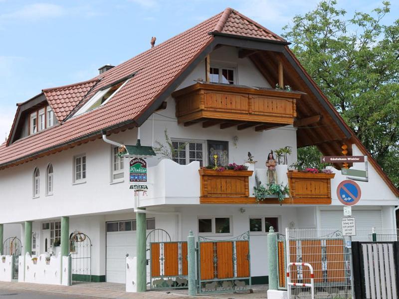 ルストGaestehaus Winklerアパートメント エクステリア 写真